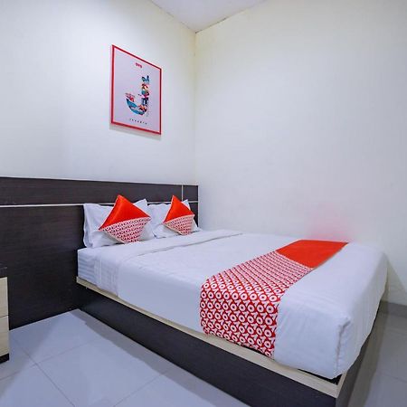 Hotel Oyo 2357 Syariah Grand Raudhah Jakarta Exterior foto