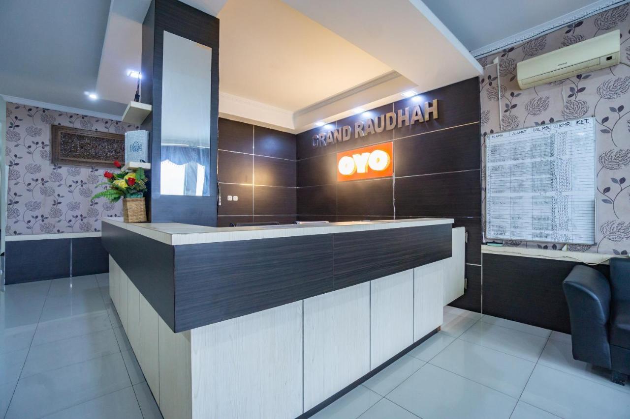 Hotel Oyo 2357 Syariah Grand Raudhah Jakarta Exterior foto