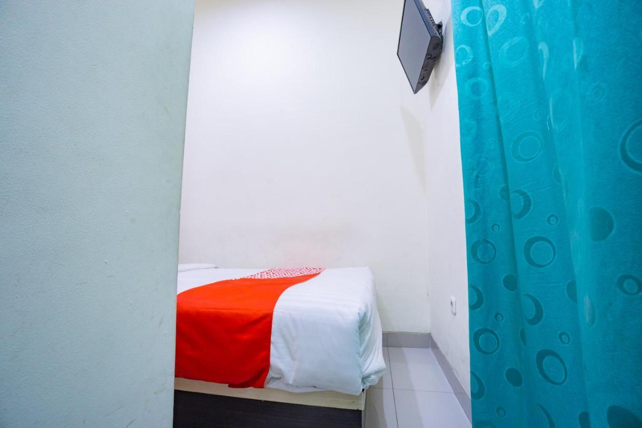 Hotel Oyo 2357 Syariah Grand Raudhah Jakarta Exterior foto
