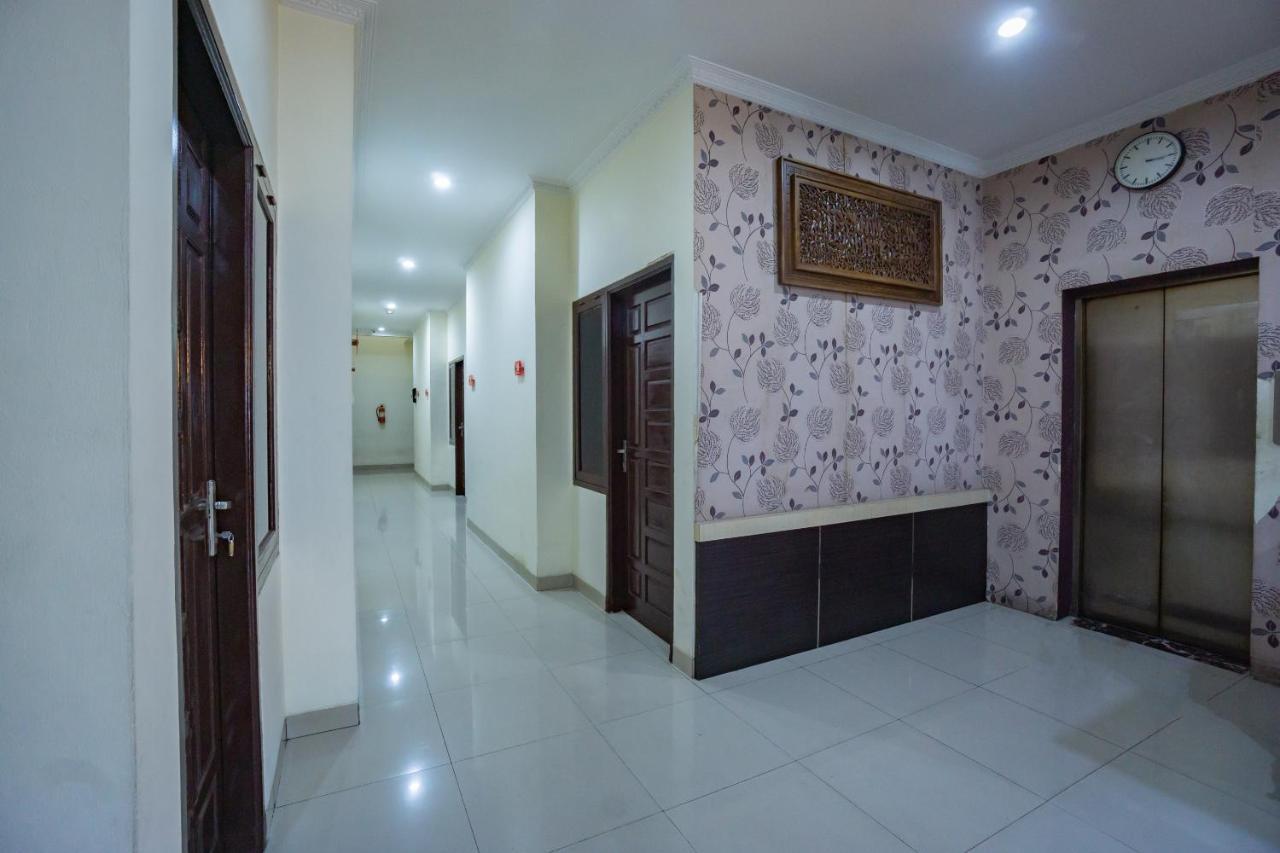 Hotel Oyo 2357 Syariah Grand Raudhah Jakarta Exterior foto