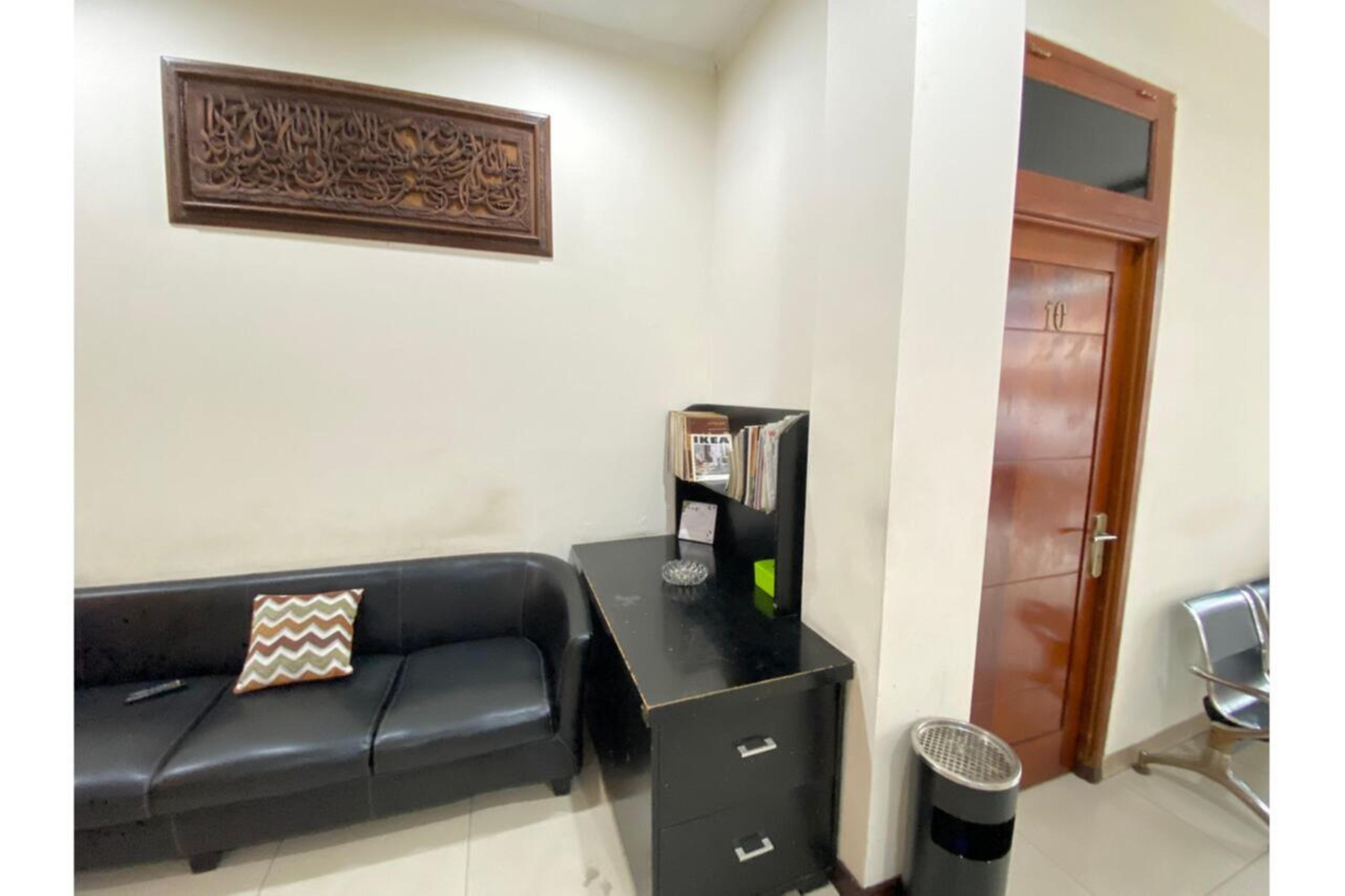 Hotel Oyo 2357 Syariah Grand Raudhah Jakarta Exterior foto