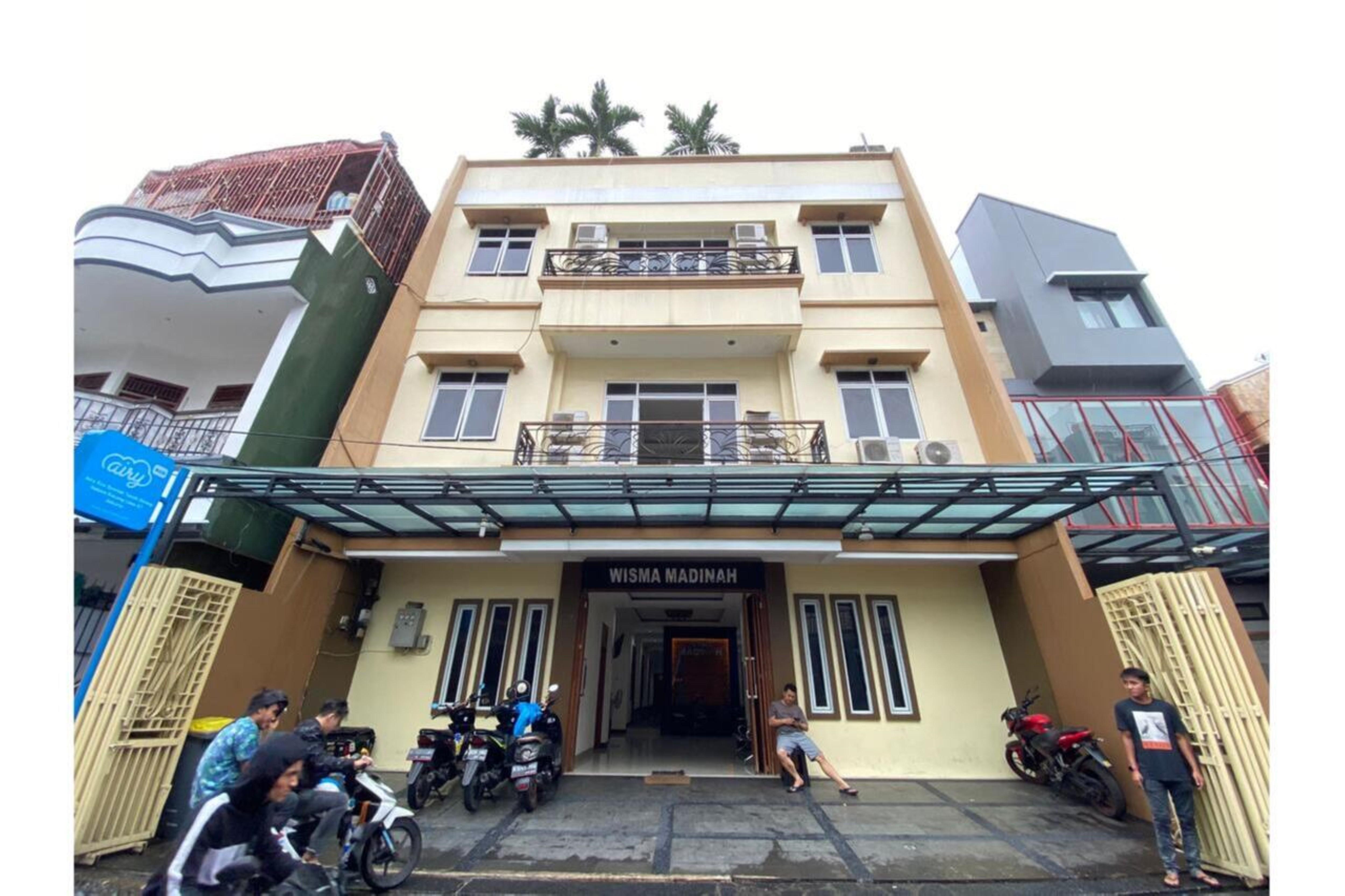 Hotel Oyo 2357 Syariah Grand Raudhah Jakarta Exterior foto